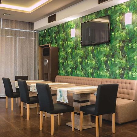Семеен Хотел Естило Dimitrovgrad  Exteriör bild
